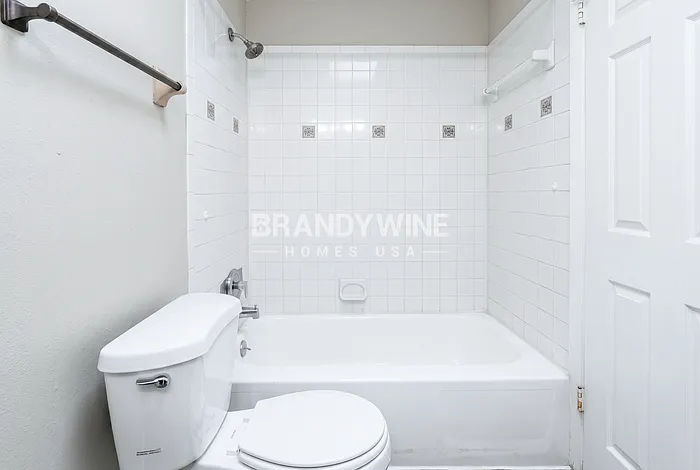 6623 Kinlock Dr W — Photo 14