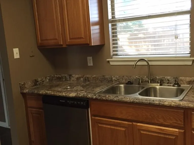 Boerne Townhomes — Photo 19