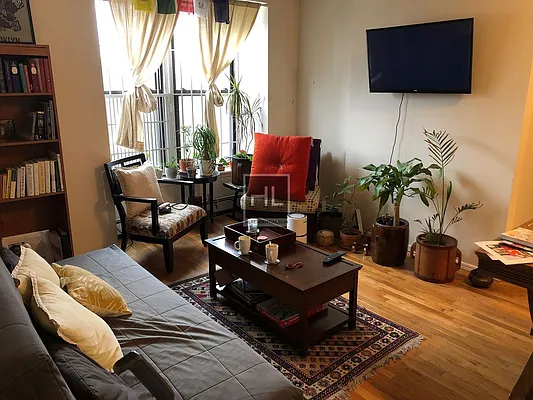 Rented by Highline Residential | media 27