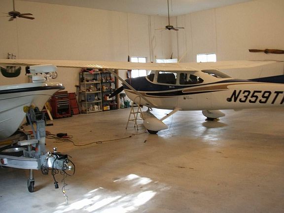 Private hangar for plane or RV