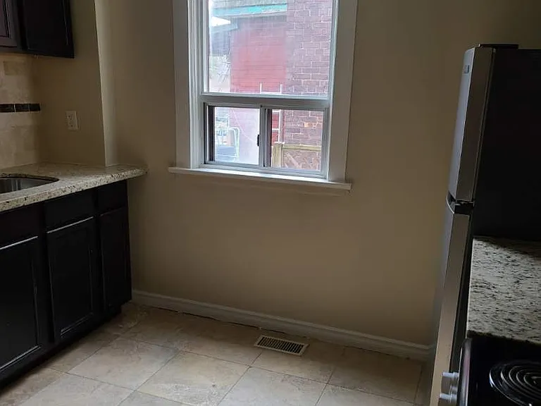 549 Jones Ave #UNO — Photo 4