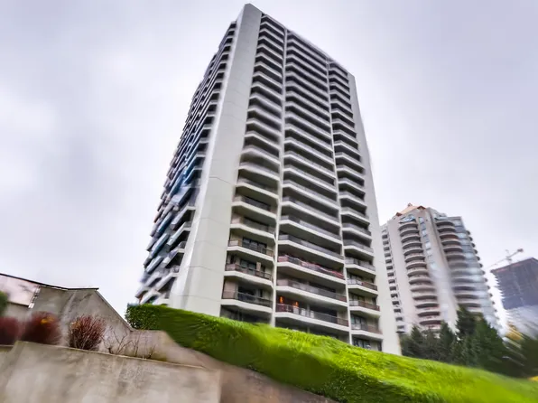 4353 Halifax St #2306, Burnaby, BC V5C 5Z4