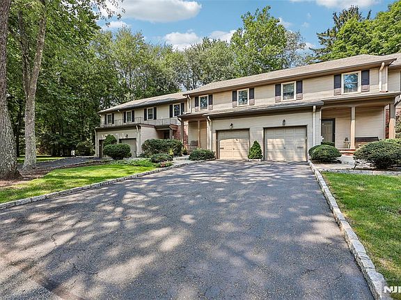 2nd image of 4 Allison Ct