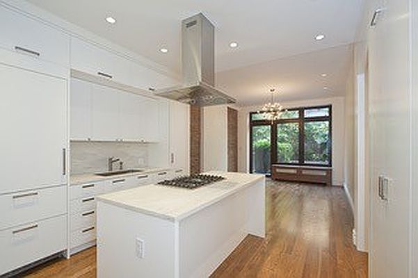 1st image of 331 E 58th St #1A