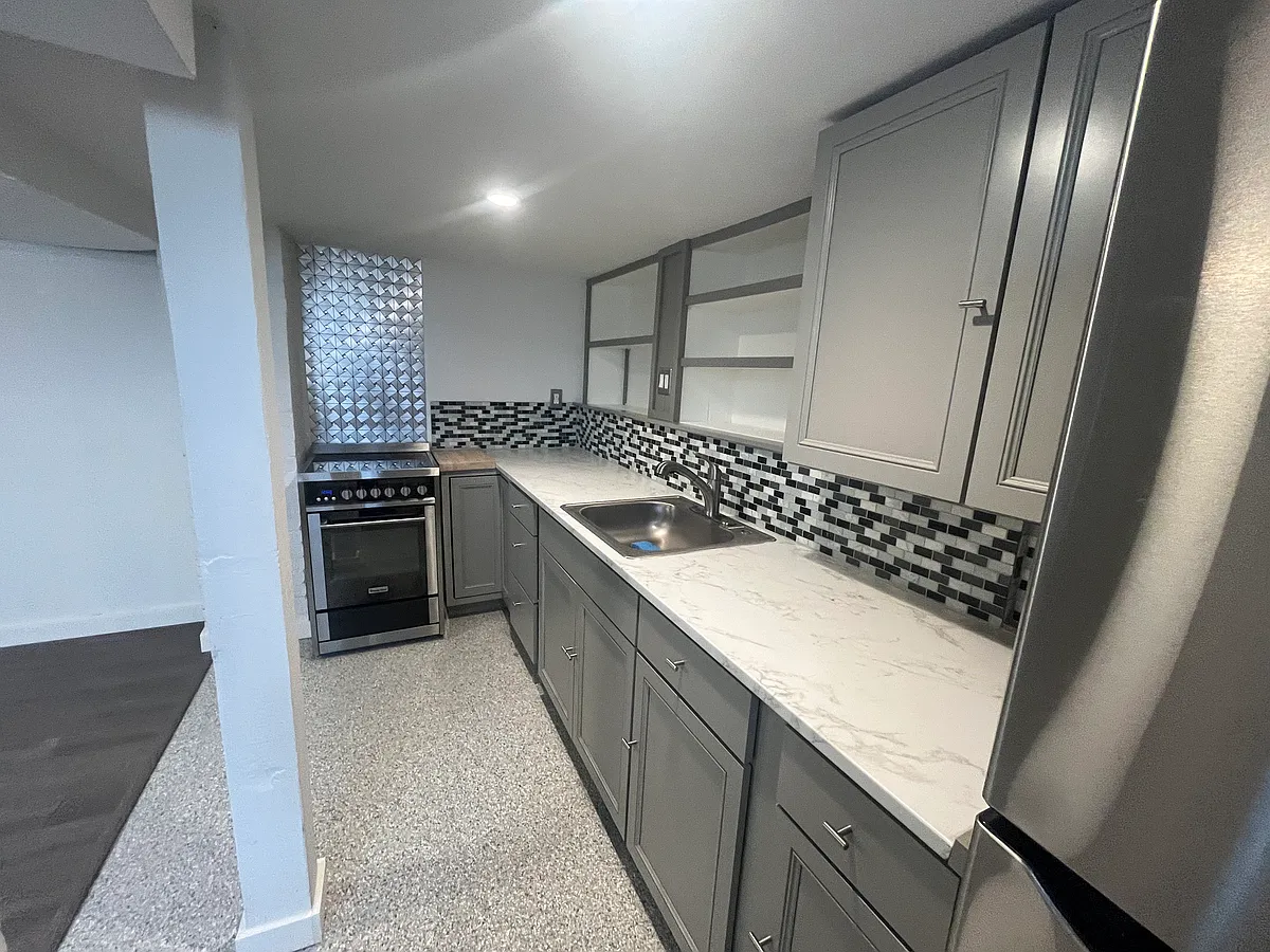 Building Photo - 1203 W Mulberry St #B