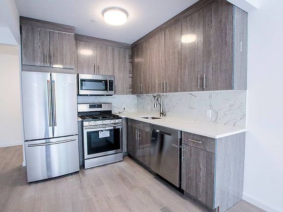 4th image of 2131 Ocean Ave #4A-4