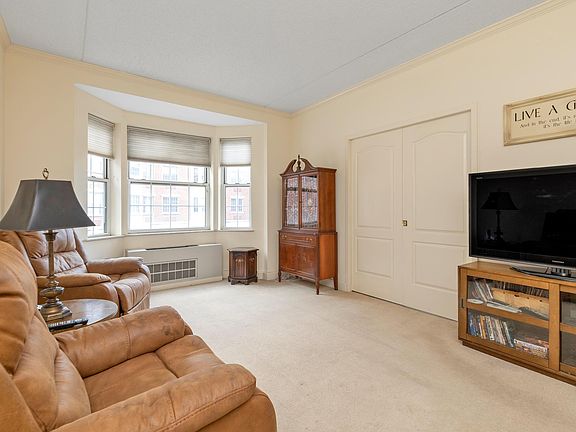 2nd image of 50 Merrick Ave