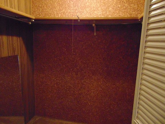 5th image of 56 Hyacinth St