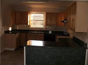 4th image of 2731 Millard St