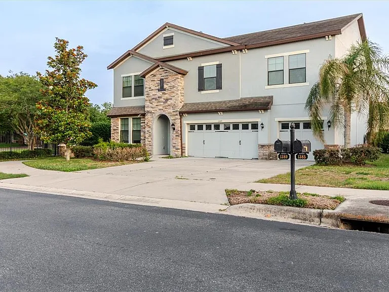 1389 Heritage Landings Dr — Photo 8