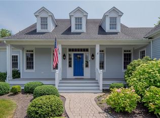 2 Fairview Dr, Bristol, RI 02809