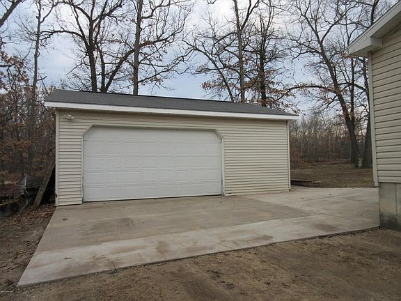 3rd image of 17018 Blackfoot Trl