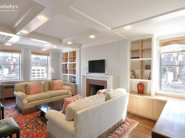 302 W 12th St APT 15A, New York, NY 10014