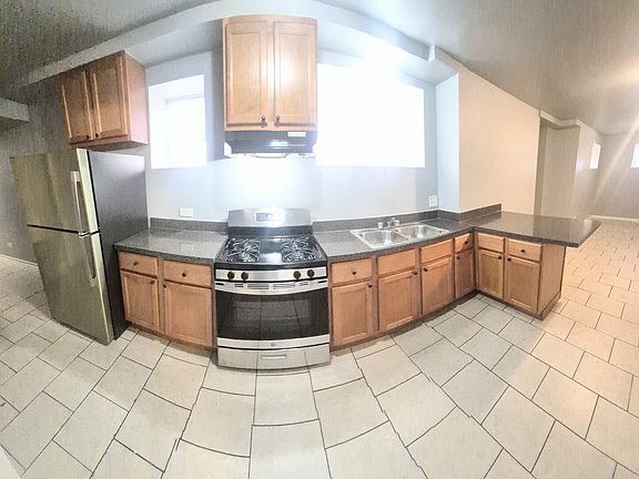 4th image of 6030 S Eberhart Ave #B