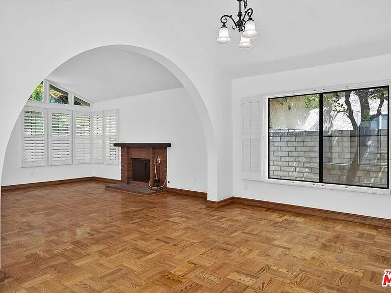 7652 Quimby Ave — Photo 8