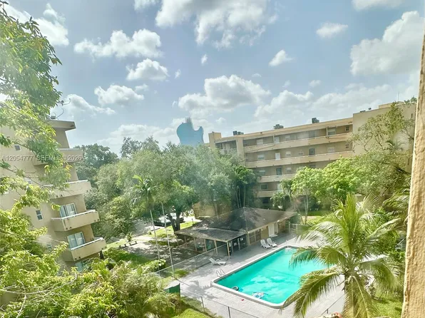 4111 Stirling Rd APT 408, Dania Beach, FL 33314