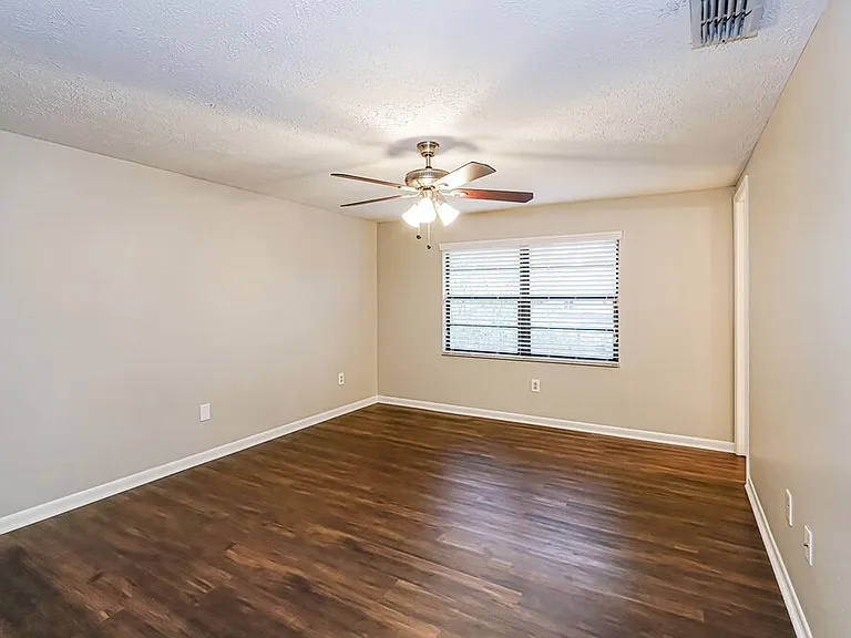 15715 Country Lake Dr — Photo 10