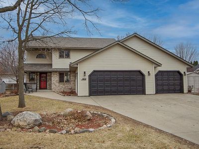 802 Sunwood Park Dr, Waite Park, MN, 56387