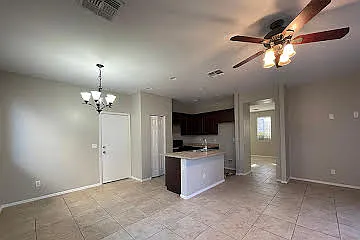 4 bed, 1616 sqft, $2,900 — Photo 3