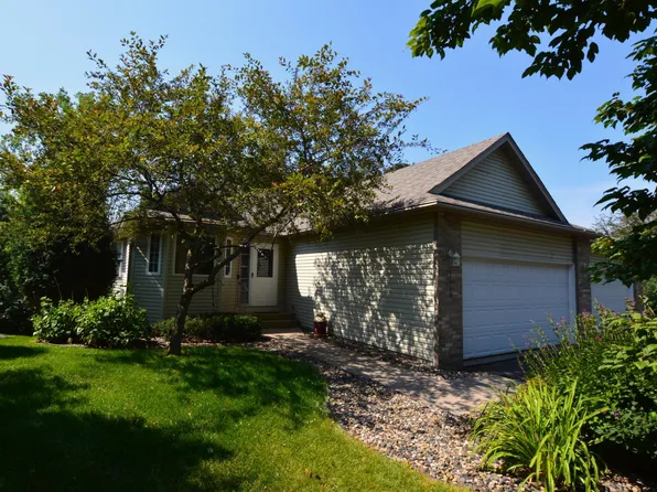7119 48th St N, Oakdale, MN 55128