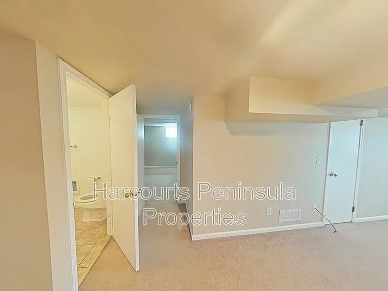 1011 Rainier Ave — Photo 2