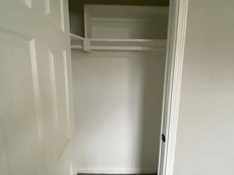 Ranch Apartment Homes in Great Troy Location — Photo 40