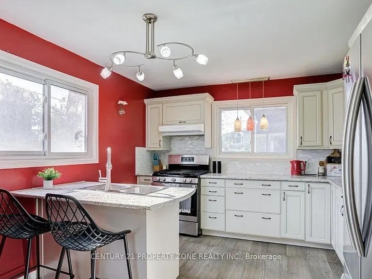 304 Fernwood Ave — Photo 4