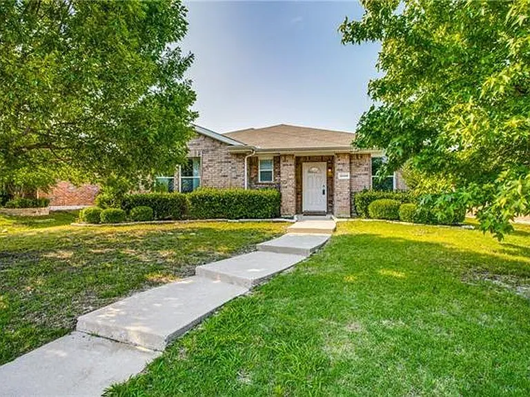 12466 Shepherds Hill Ln — Photo 1