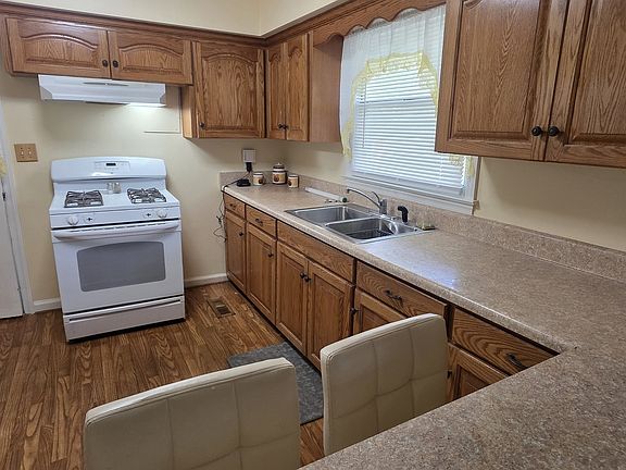 4th image of 3020 Bellanca St