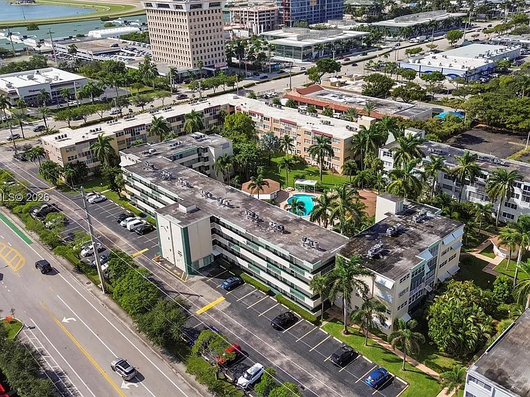 1333 E Hallandale Beach Blvd #406 — Photo 14