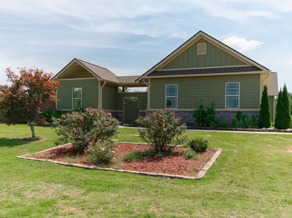 104 Field Dr, Hogansville, GA 30230