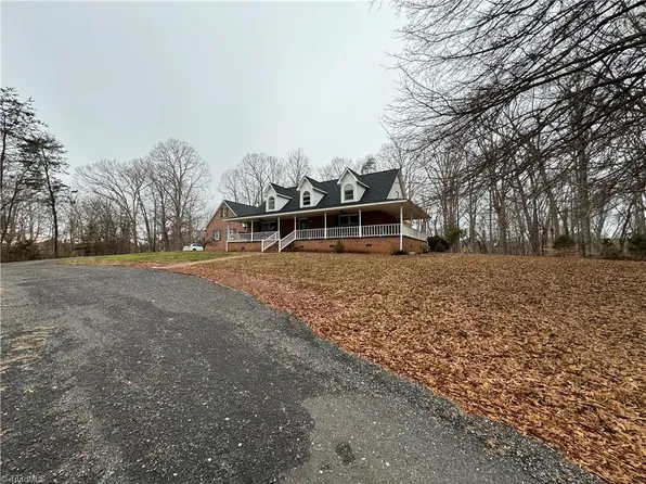 1021 Brookview Rd, Germanton, NC 27019