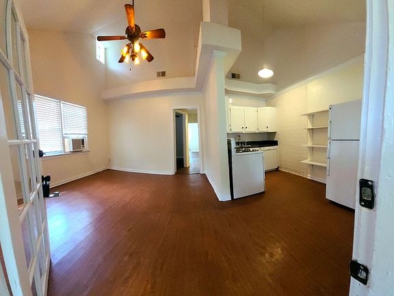 3rd image of 136 S Lawsona Blvd