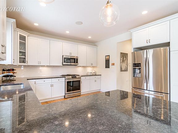 3rd image of 33 Homestead Ave