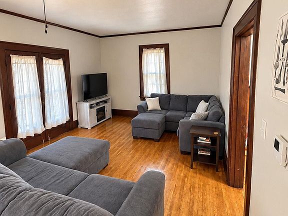 4th image of 214 Norway Ave