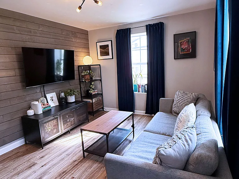 503 Wesley Ave — Photo 3