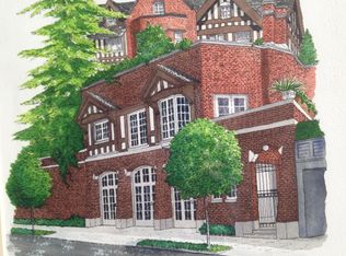 1054 Summit Ave E, Seattle, WA 98102
