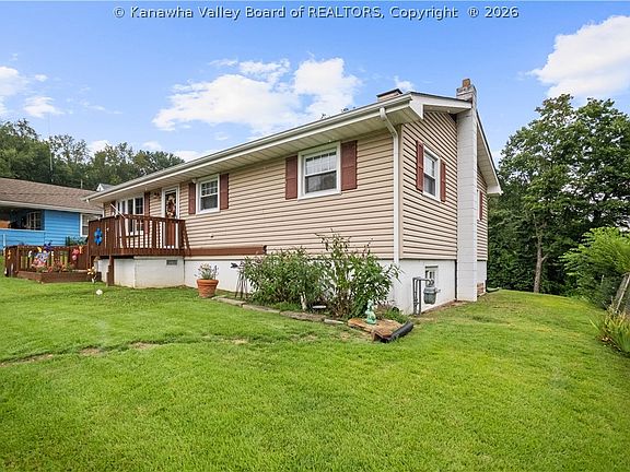3rd image of 608 Hillsdale Dr