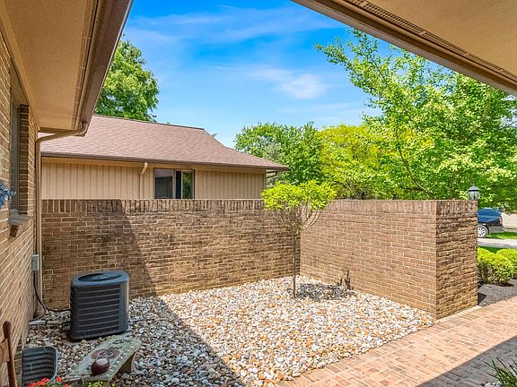 4th image of 1405 Willowood Way