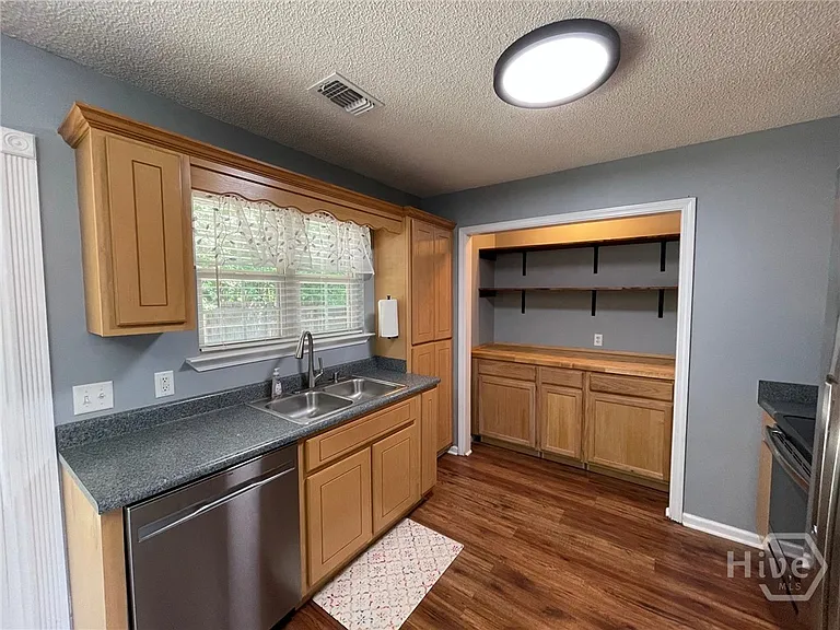 119 Mustang Dr — Photo 14