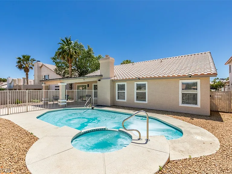 7824 Villa Finestra Dr — Photo 37