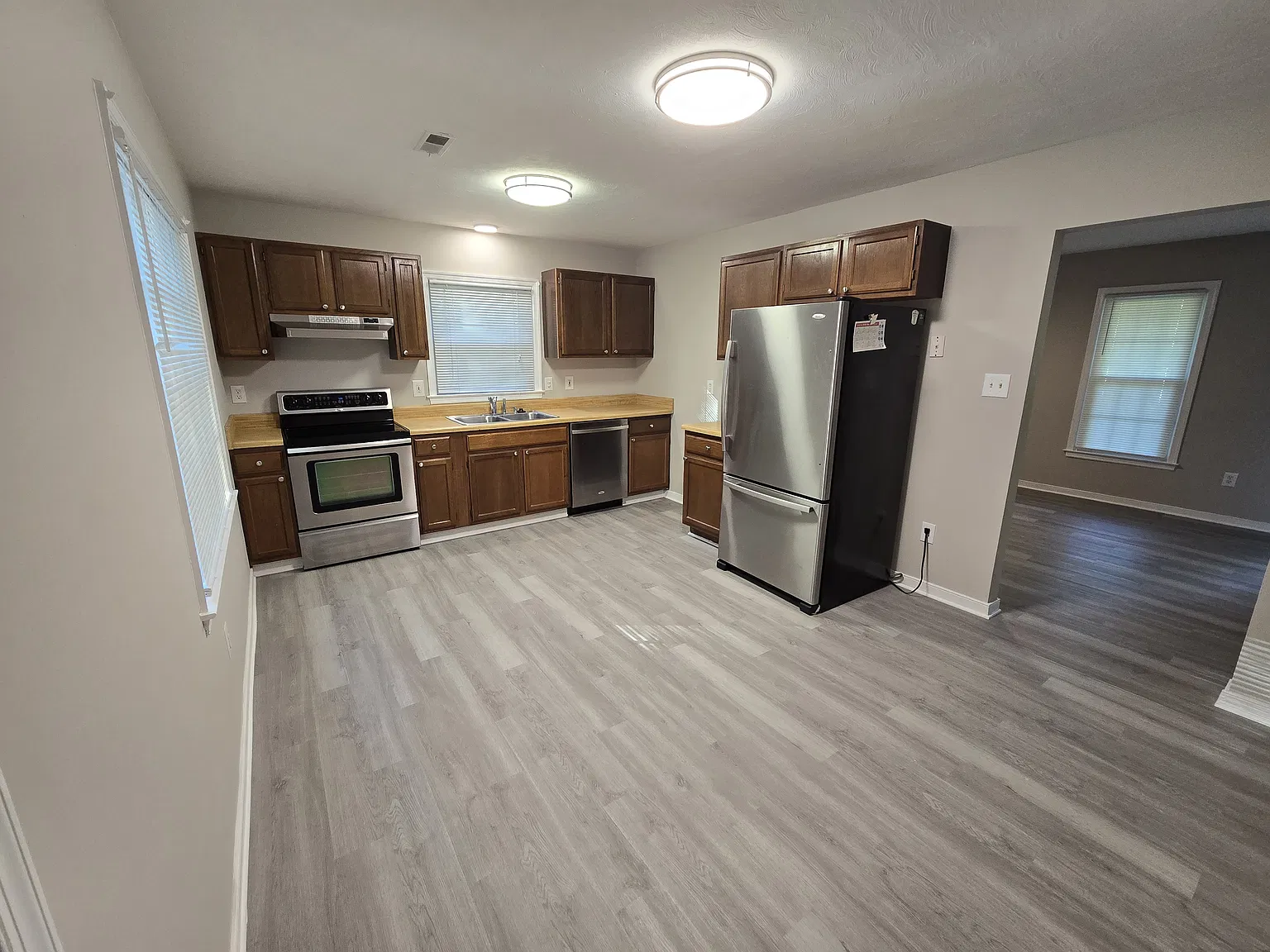 4 bed, 1500 sqft, $2,600 — Photo 4
