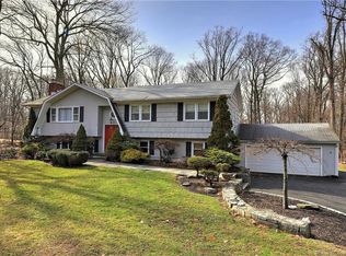 53 McGuire Rd, Trumbull, CT 06611