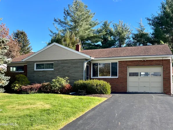 32 Wertman Lane, Loudonville, NY 12211