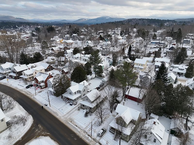 3rd image of 288 Ampersand Avenue