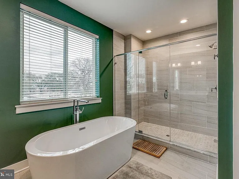 1239 E Palmer St — Photo 19