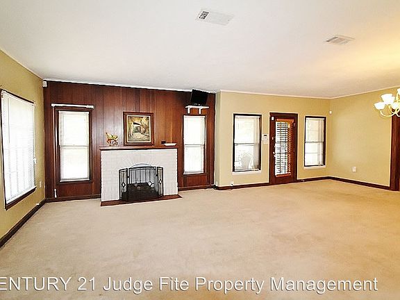 2nd image of 4451 Meadowbrook Dr