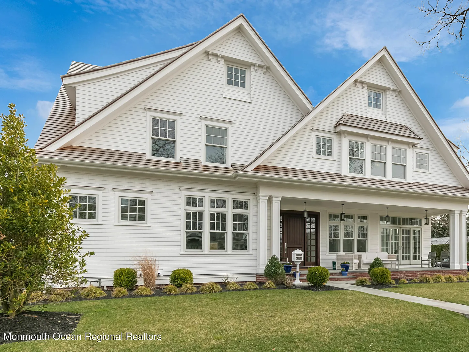 7 bed, 9.5 bath, 7340 sqft, $35,000 — Photo 3