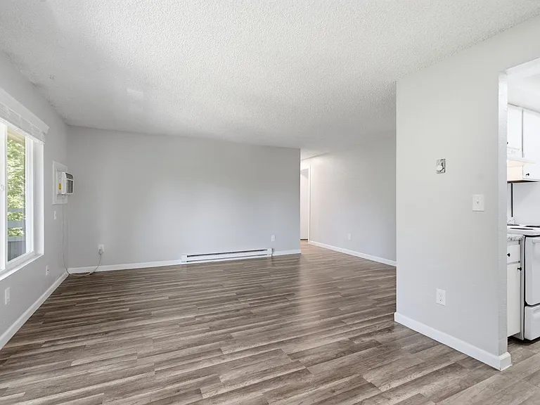 River Court Apartments - Updated Units With A View! — Photo 45