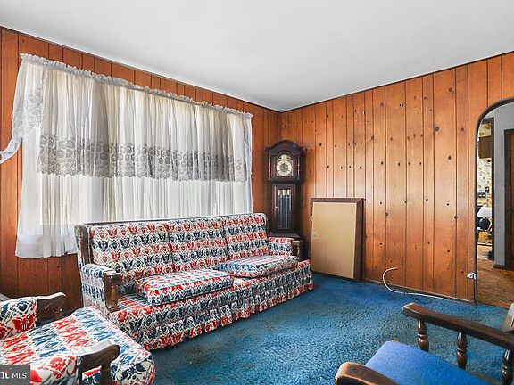 4th image of 511 Thayer St